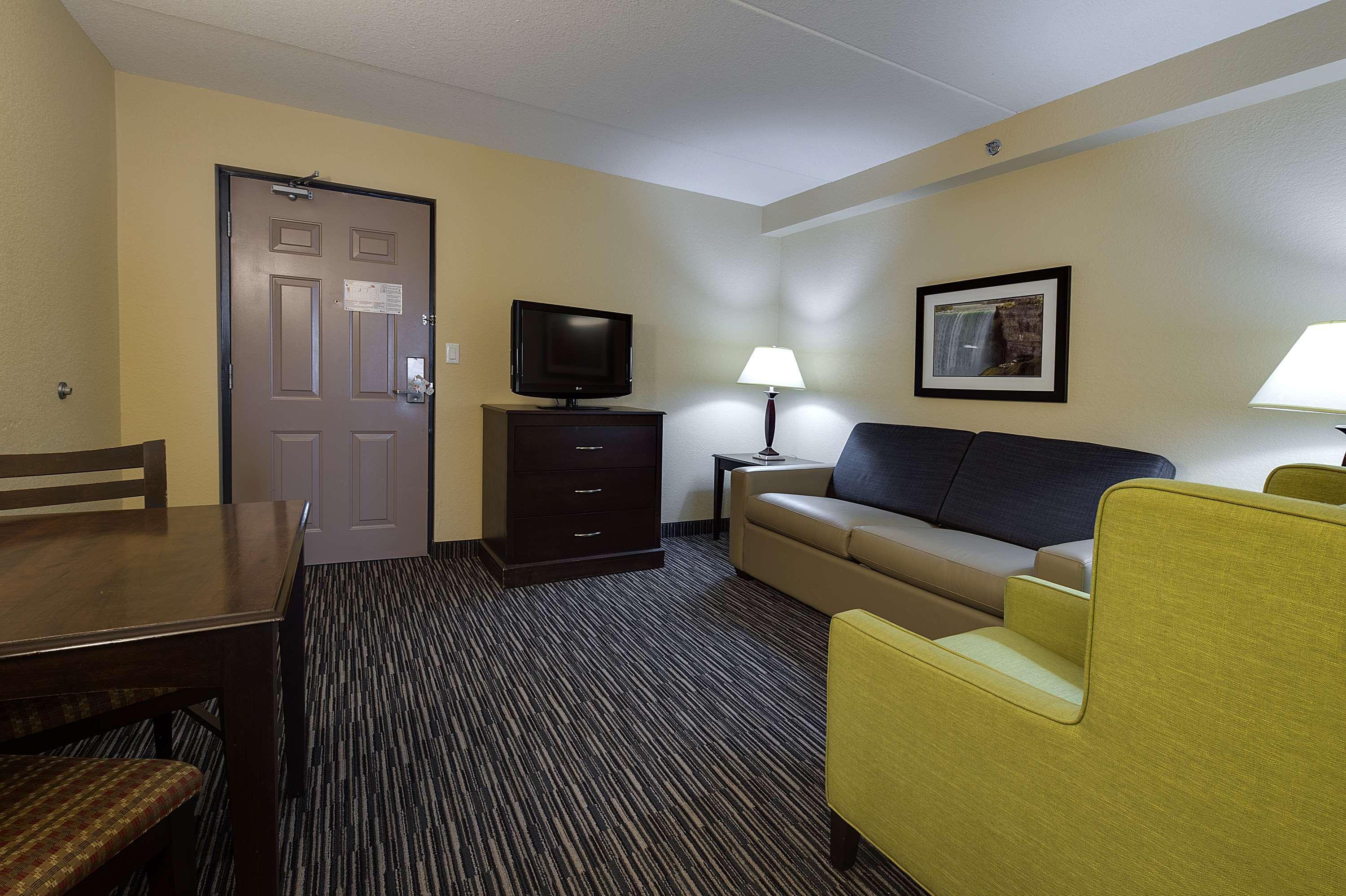 Hotel Country & By Radisson, Falls, On Niagara Falls