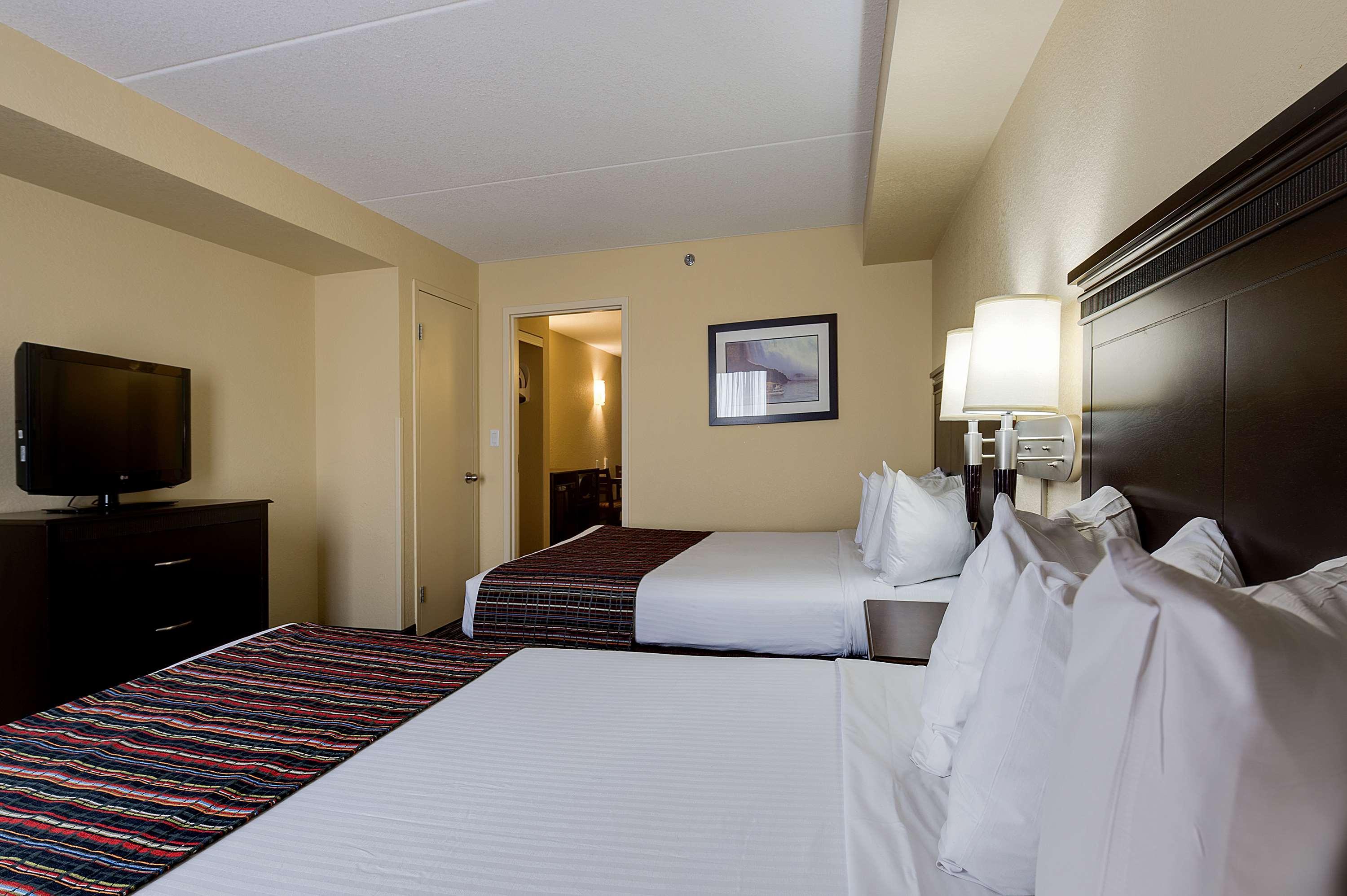 Country & By Radisson, Falls, On